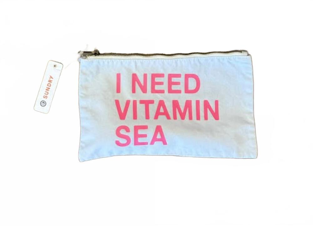 NEW SUNDRY pom pom vitamin sea pouch in whisper